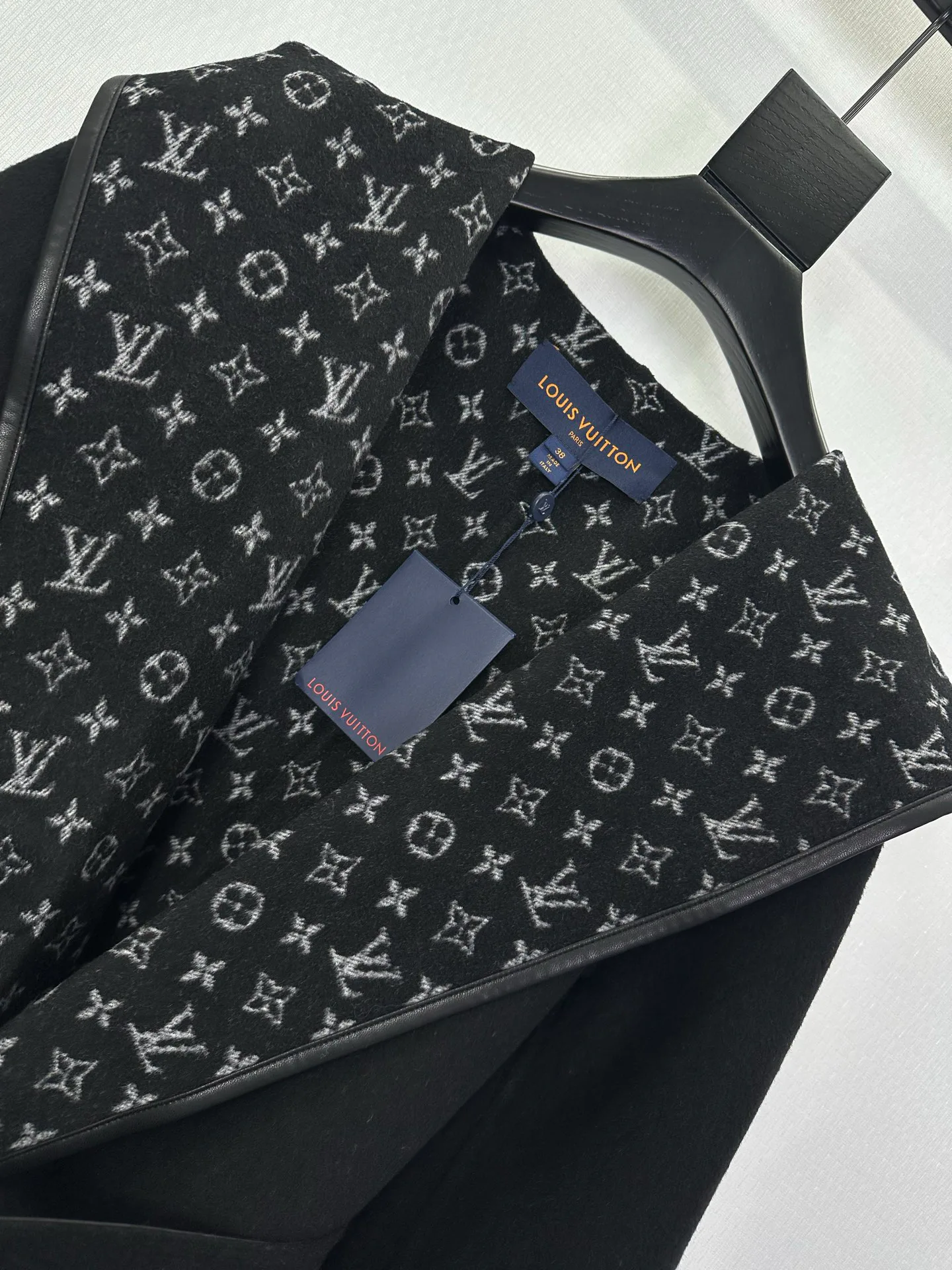 Пальто Женские Louis Vuitton 18903261