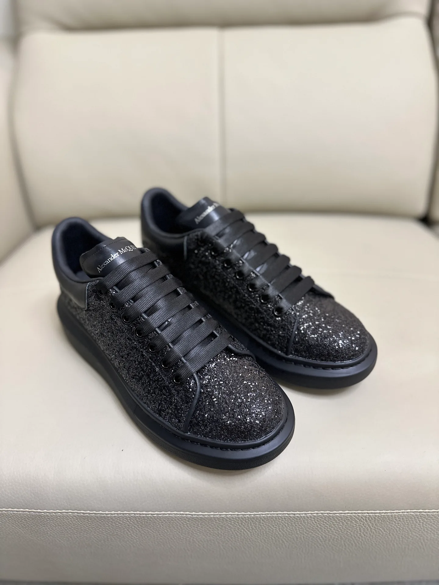 Кроссовки Женские Alexander Mcqueen 18616721
