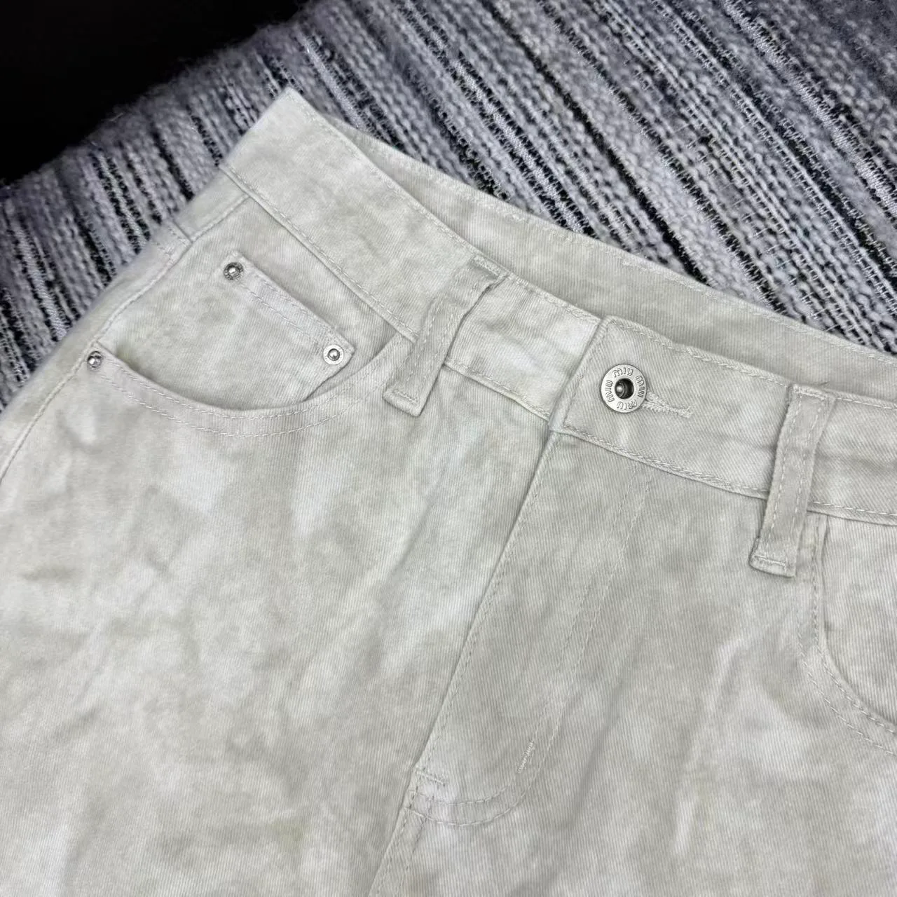 Джинсы Женские Miu Miu 10380534