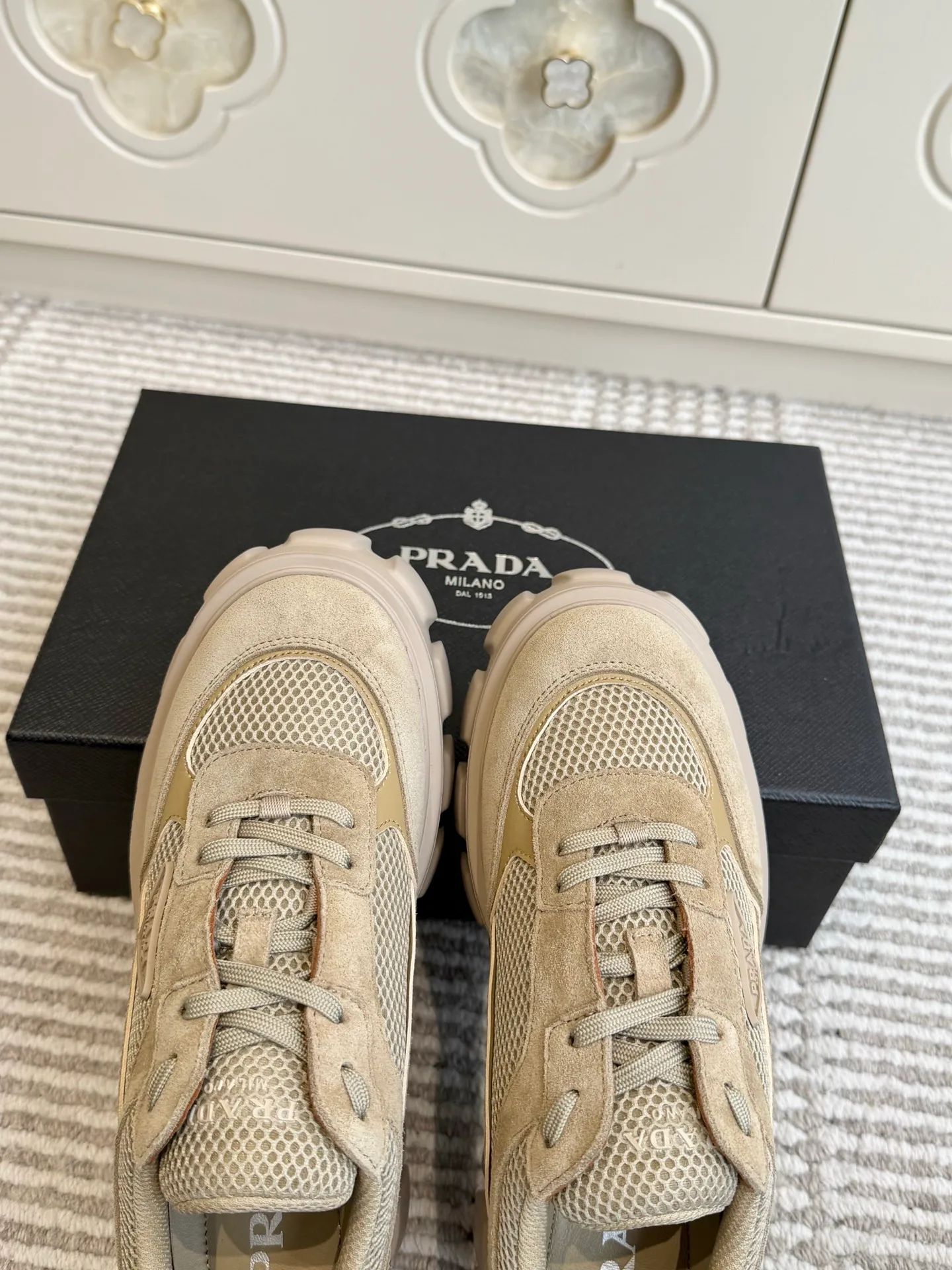 Кроссовки Женские Prada 18261278