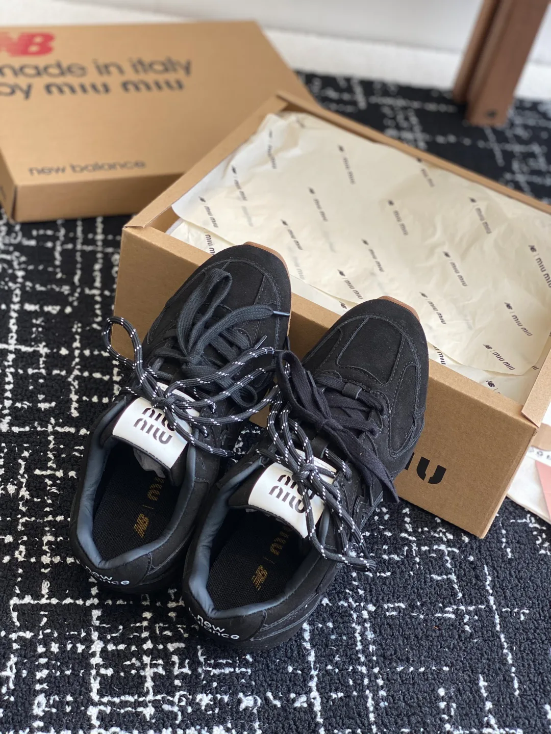 Кроссовки Женские Miu Miu 19669