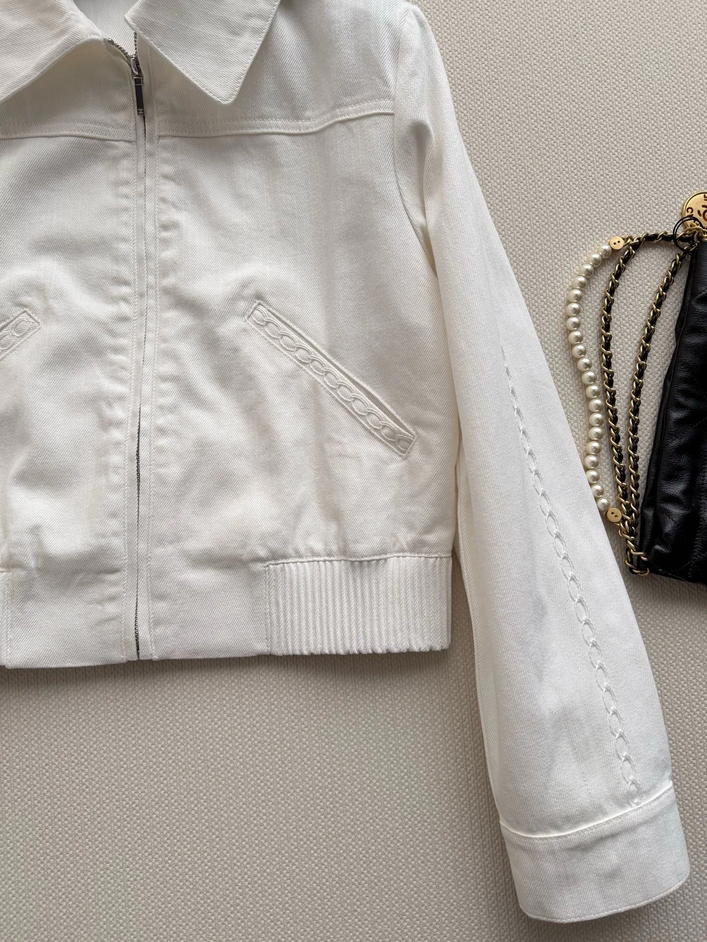 Куртки И Пуховики Женские Chanel 17129390