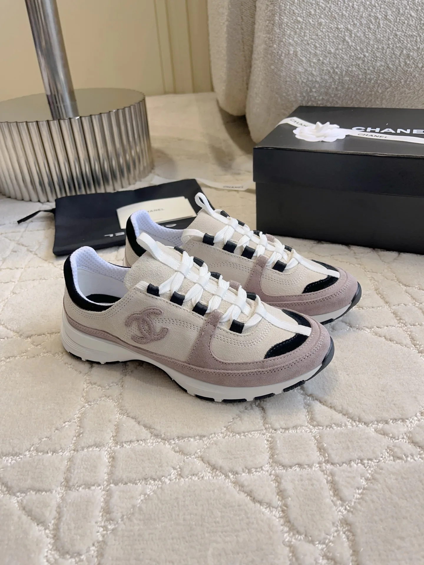 Кроссовки Женские Chanel 17936566