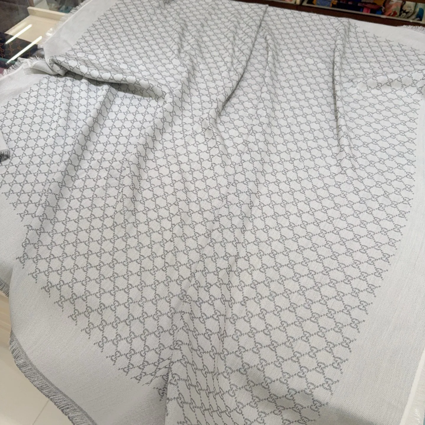 Шарфы Gucci 689052