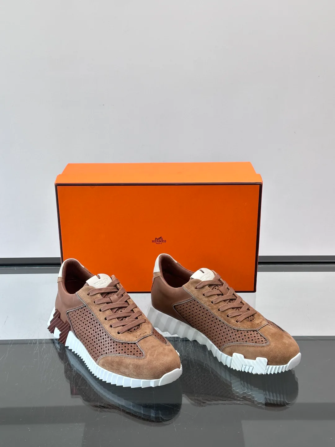 Кроссовки Женские Hermes 18118571