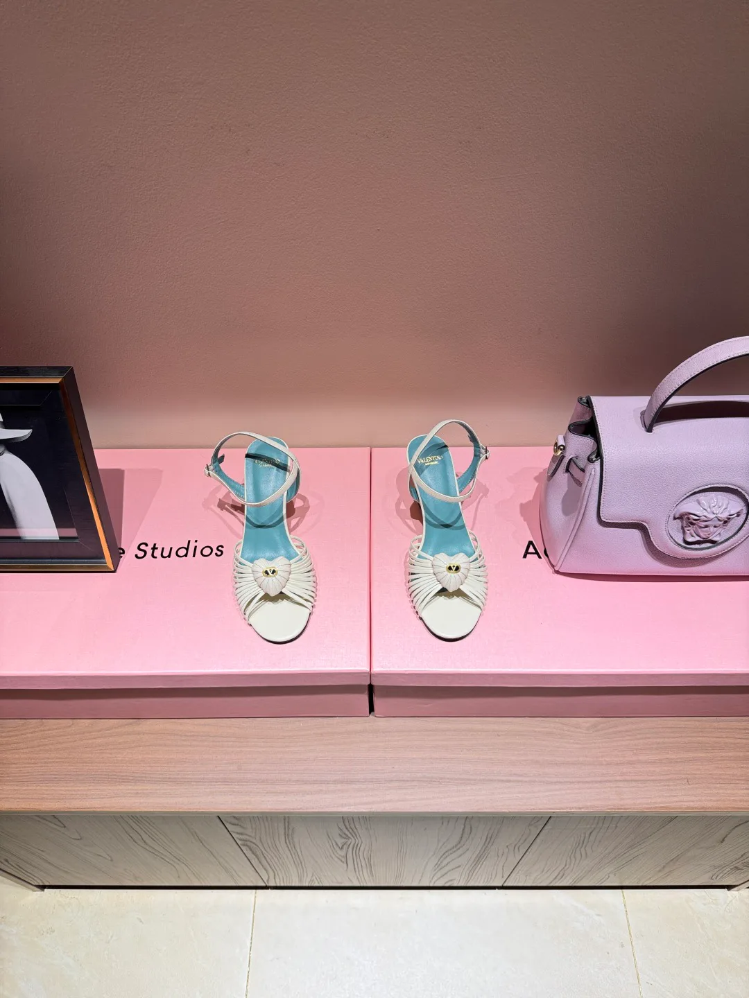 Босоножки Женские Valentino 17968670