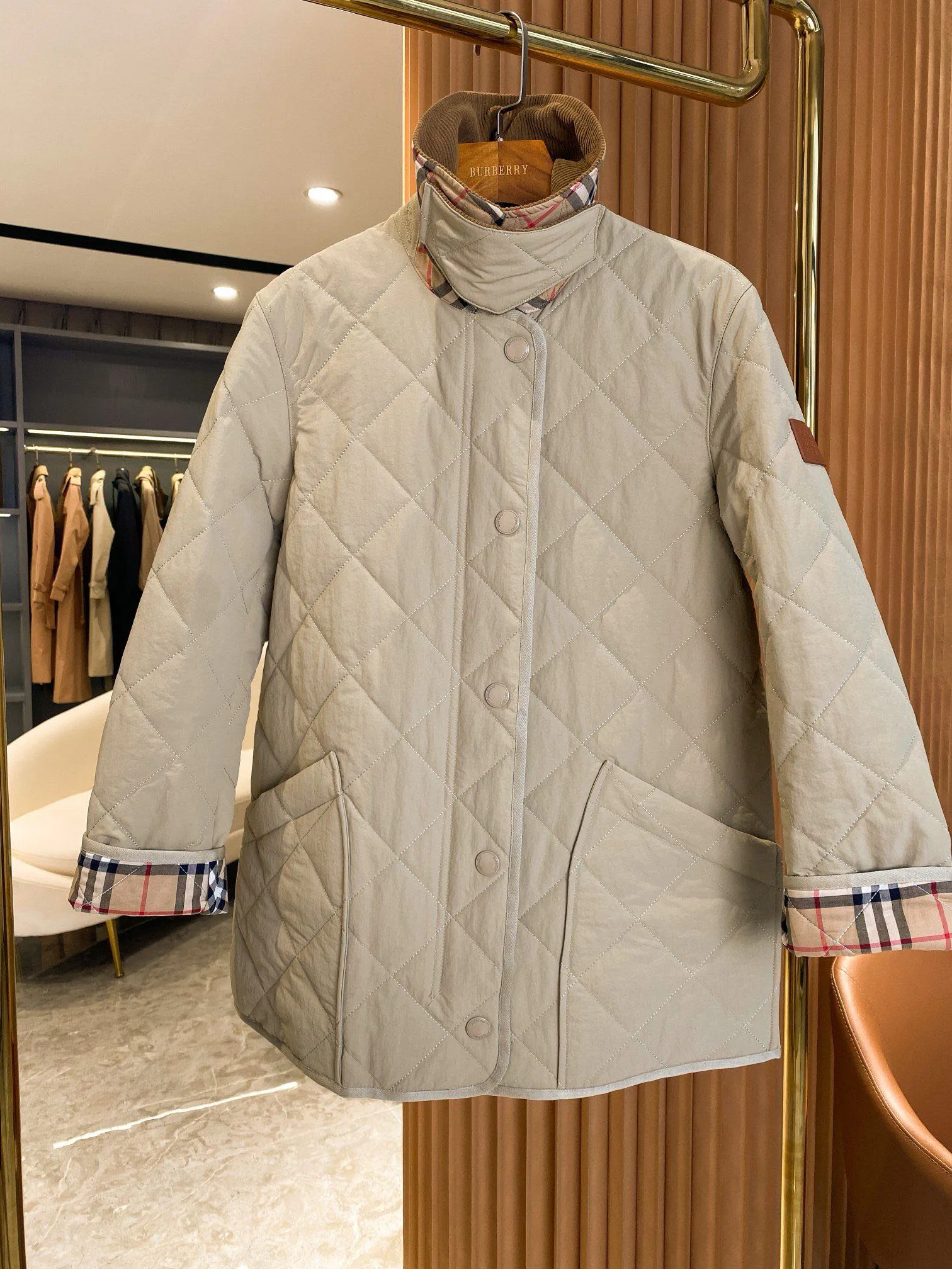 Куртки И Пуховики Женские Burberry 17998768