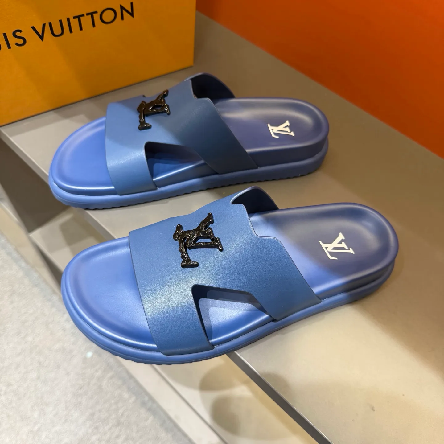 Сандалии Женские Louis Vuitton 9737090