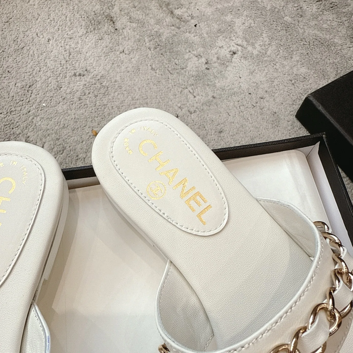 Босоножки Женские Chanel 17572307