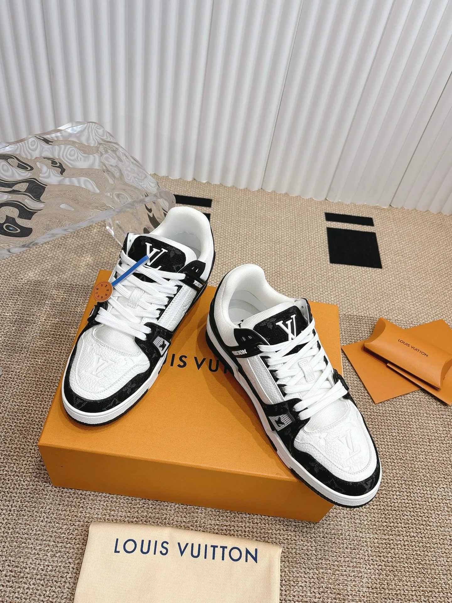 Кроссовки Женские Louis Vuitton 5940533