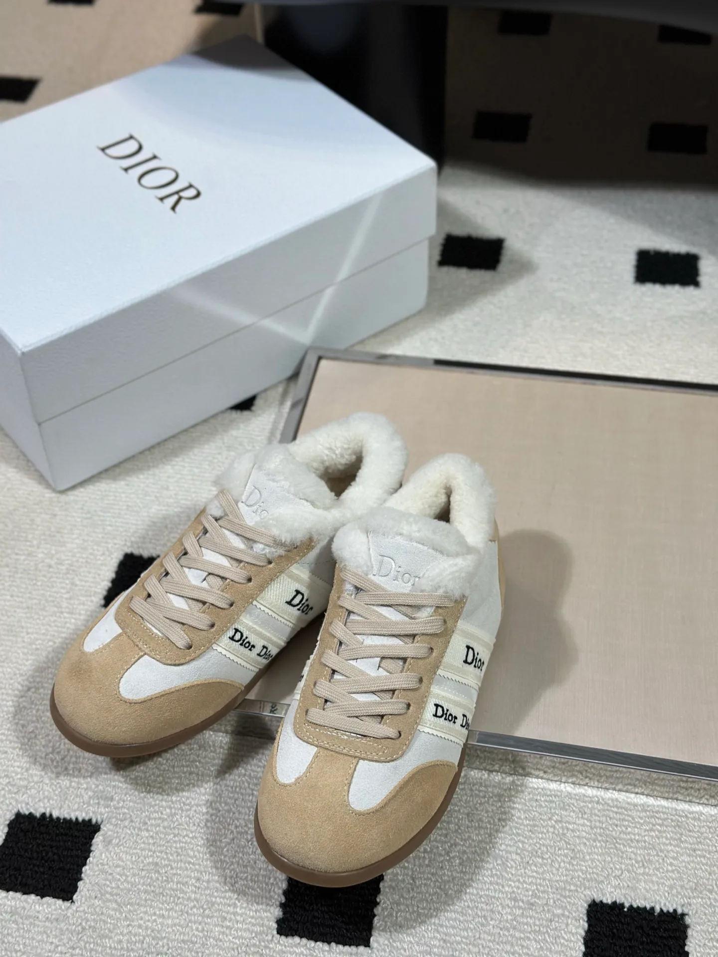 Кроссовки Женские Christian Dior 18366775