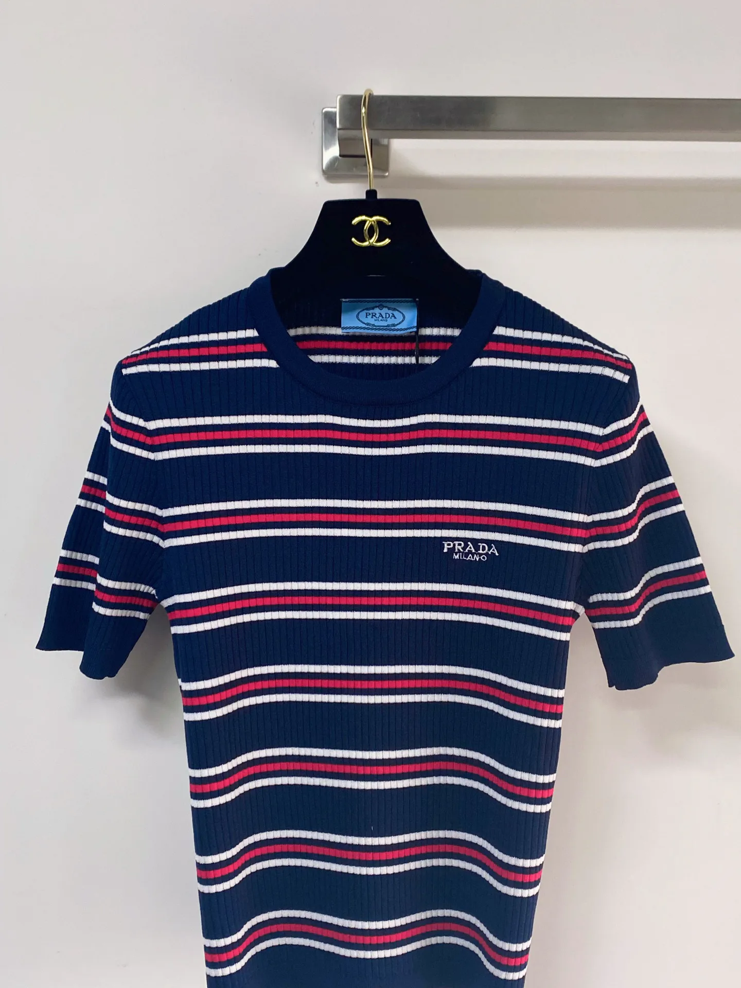 Футболки Женские Prada 13557614