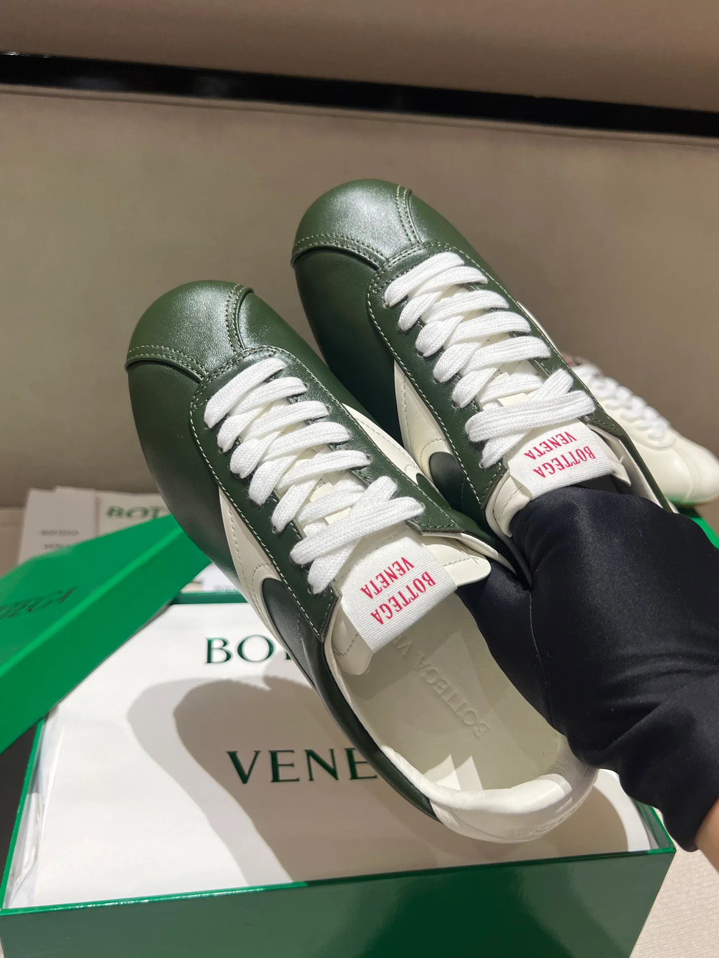 Кроссовки Женские Bottega Veneta 18020584