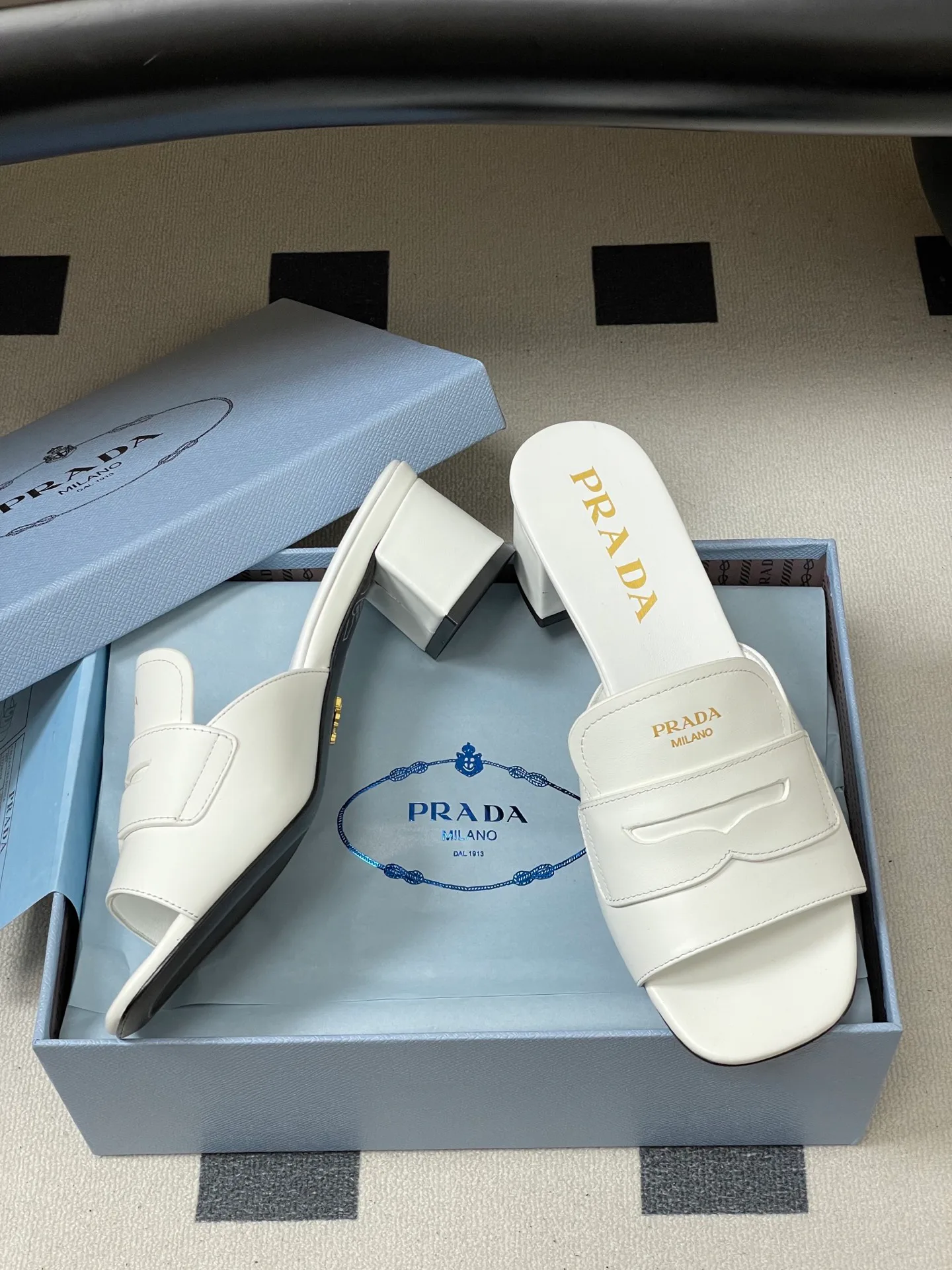 Босоножки Женские Prada 10993967