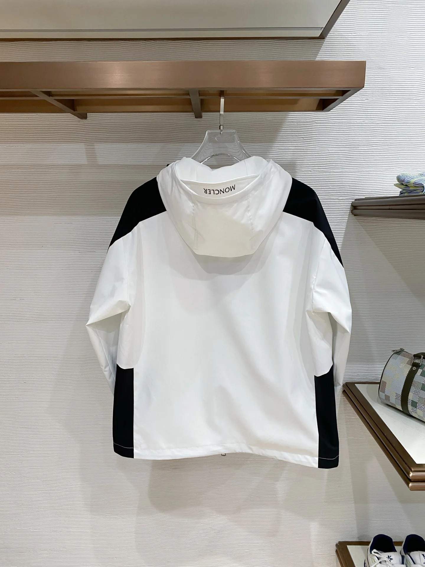 Куртки И Пуховики Мужские Moncler 5016931