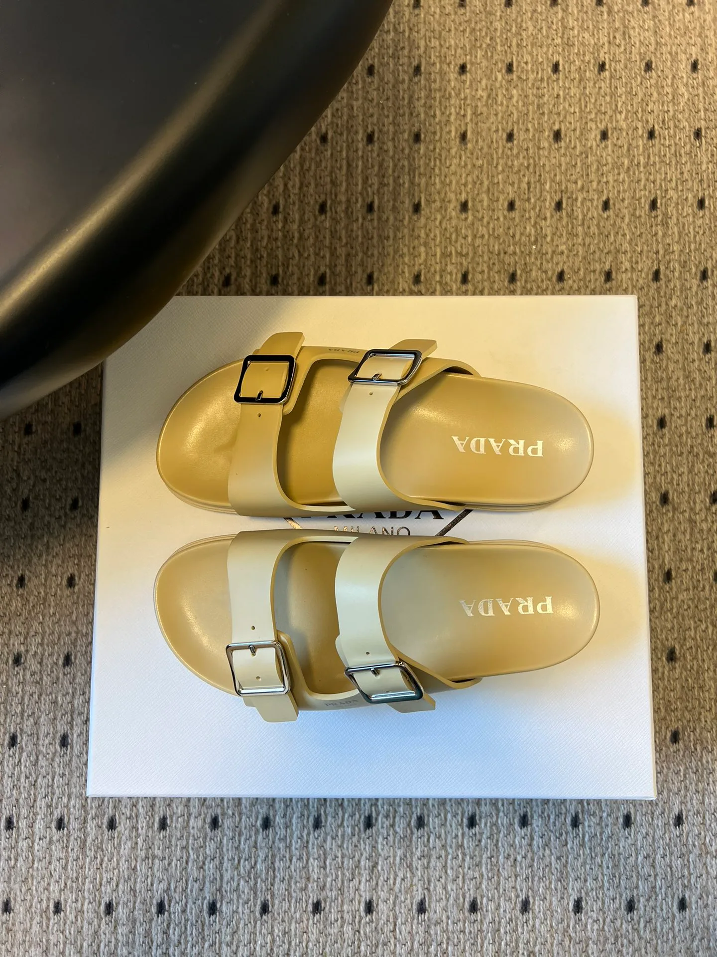 Шлепанцы Женские Prada 10660079