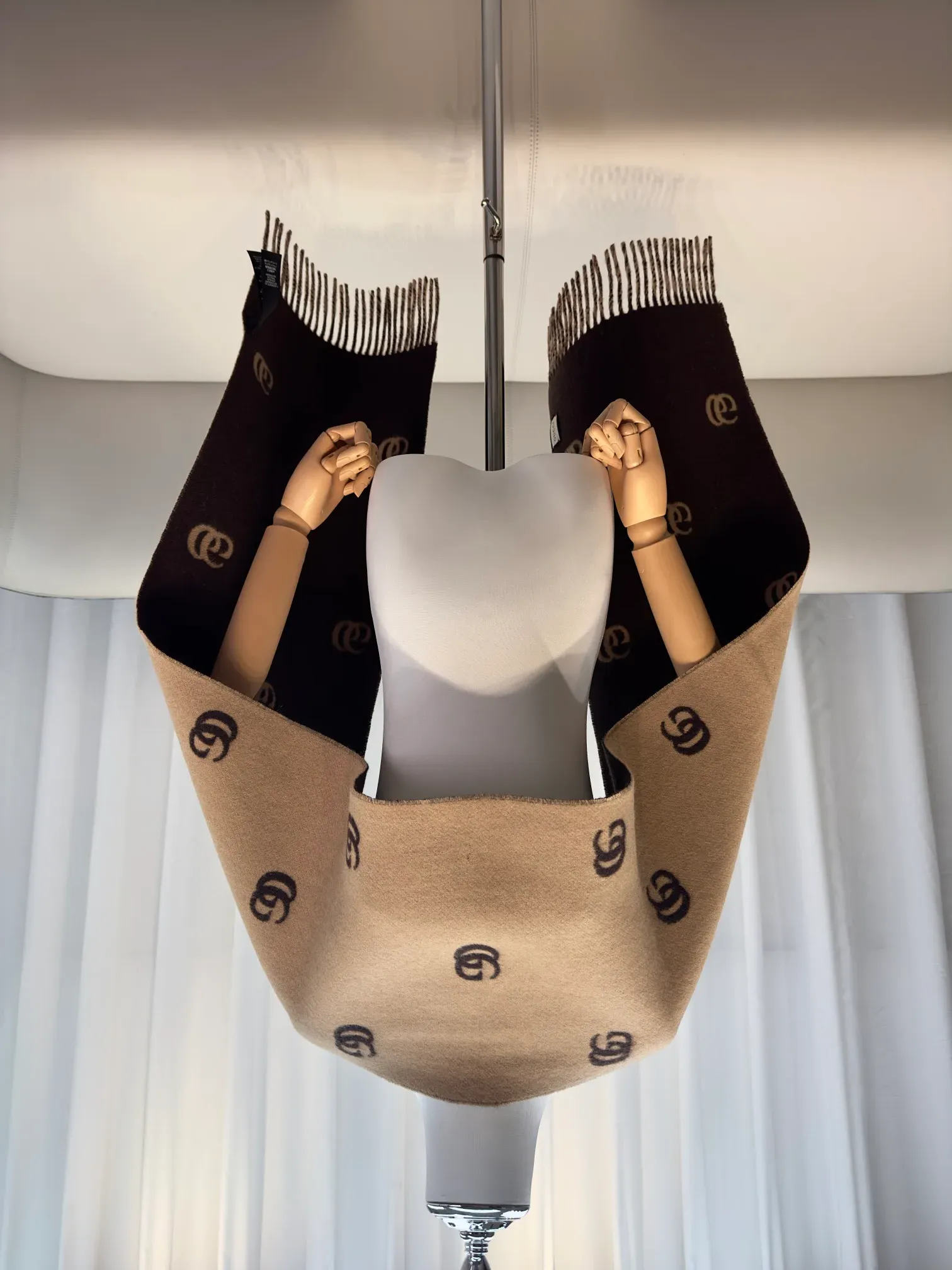 Шарфы Gucci 2250