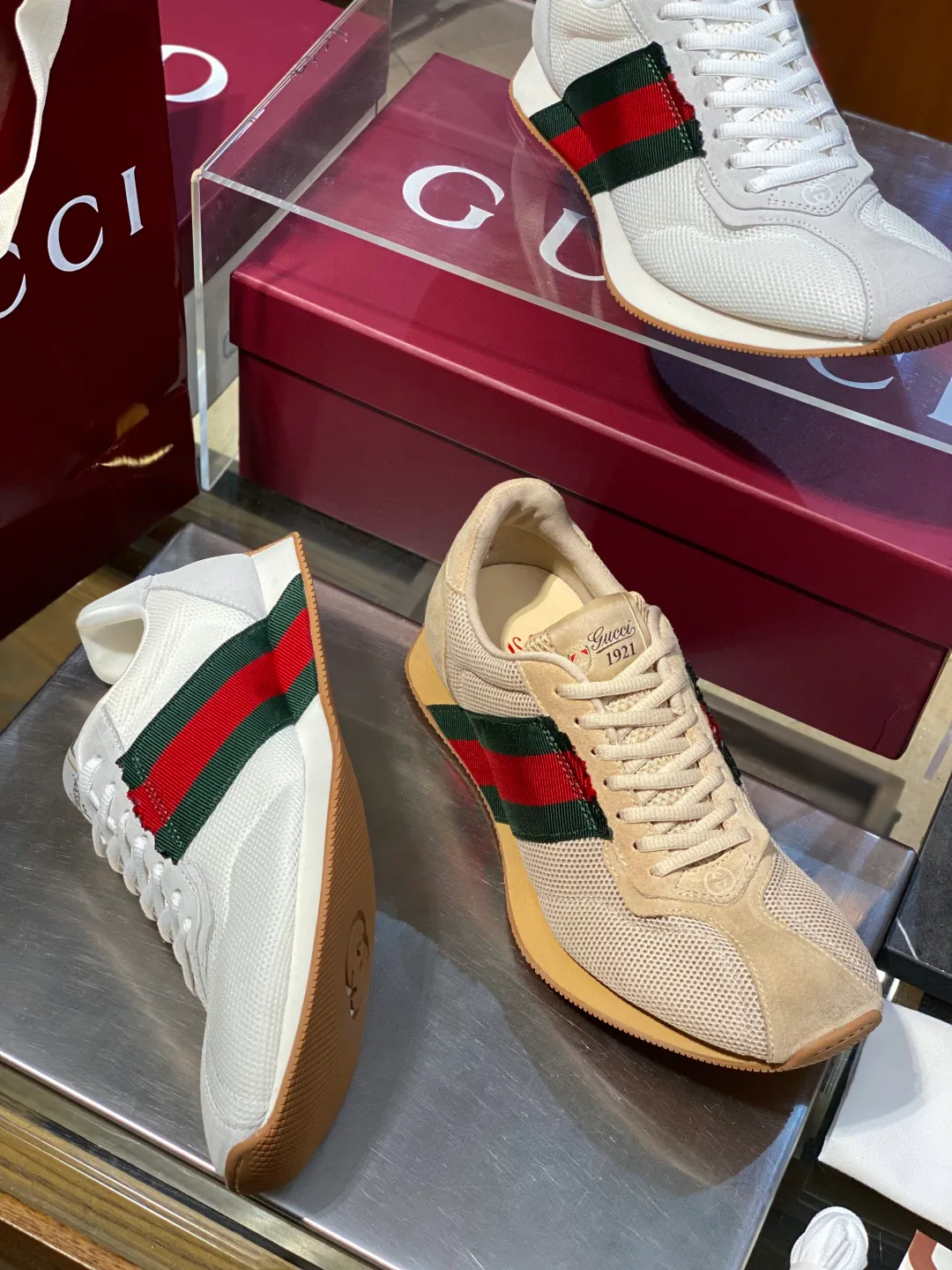 Кроссовки Женские Gucci 18119355