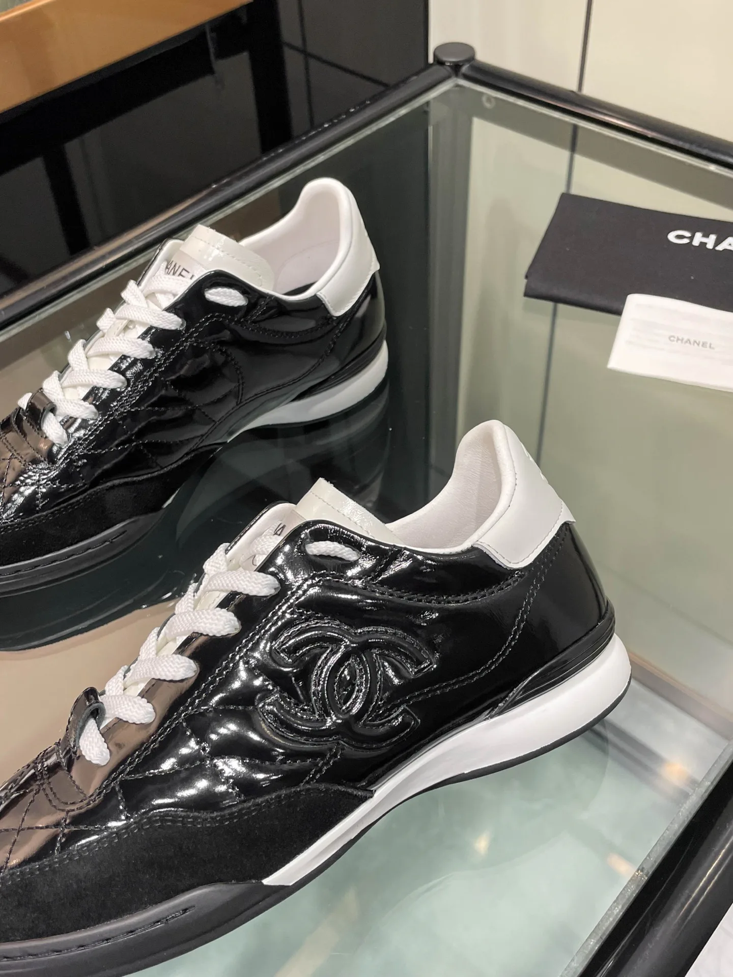Кроссовки Женские Chanel 18780400