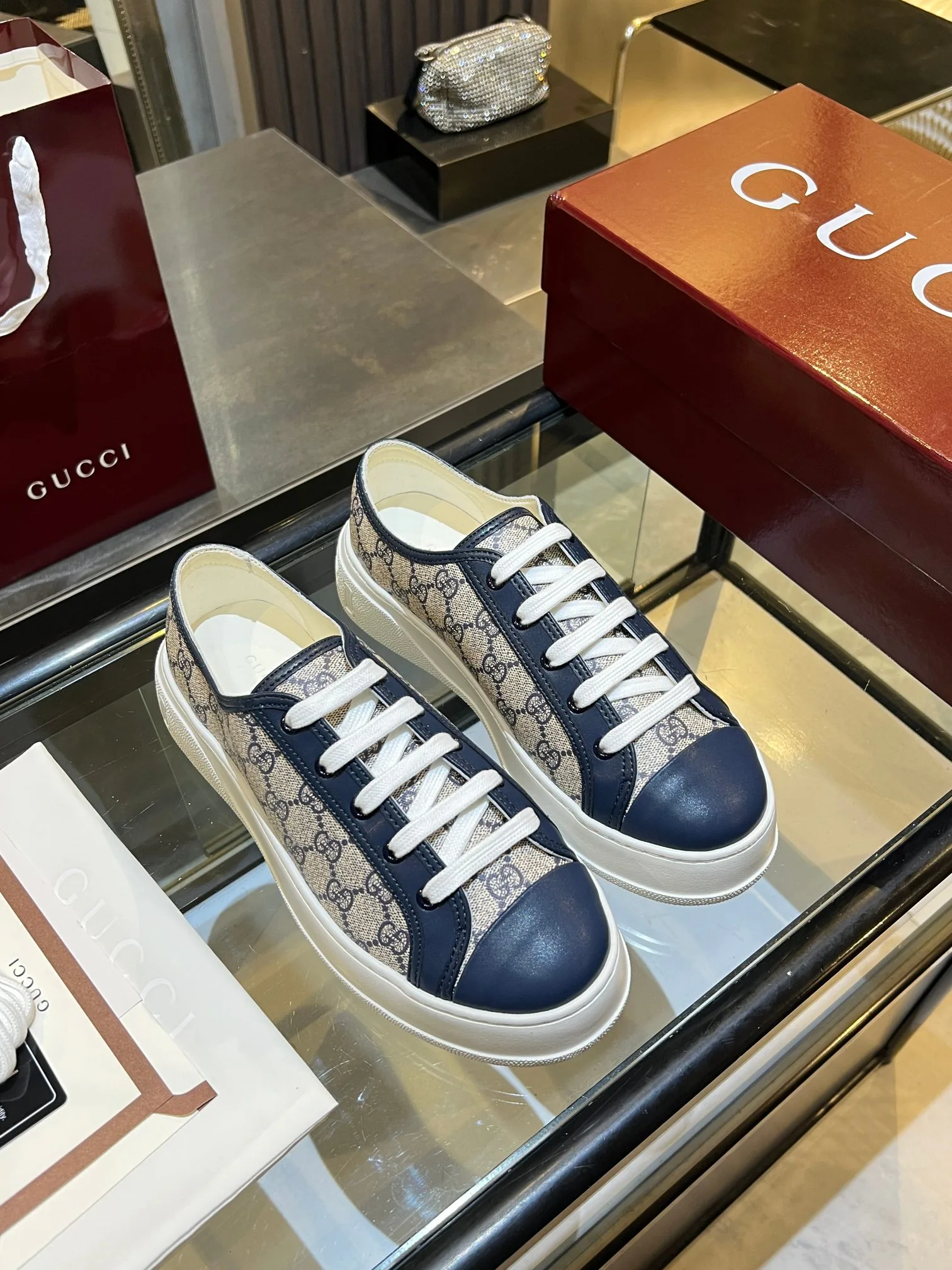 Кроссовки Женские Gucci 18465034