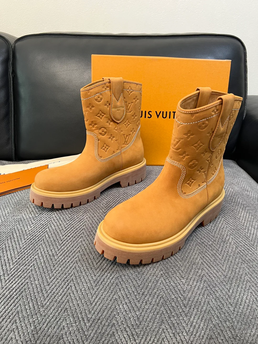 Ботинки Мужские Louis Vuitton 18417477