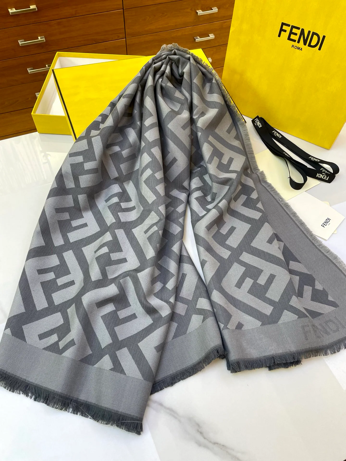 Шарфы Fendi 1981506