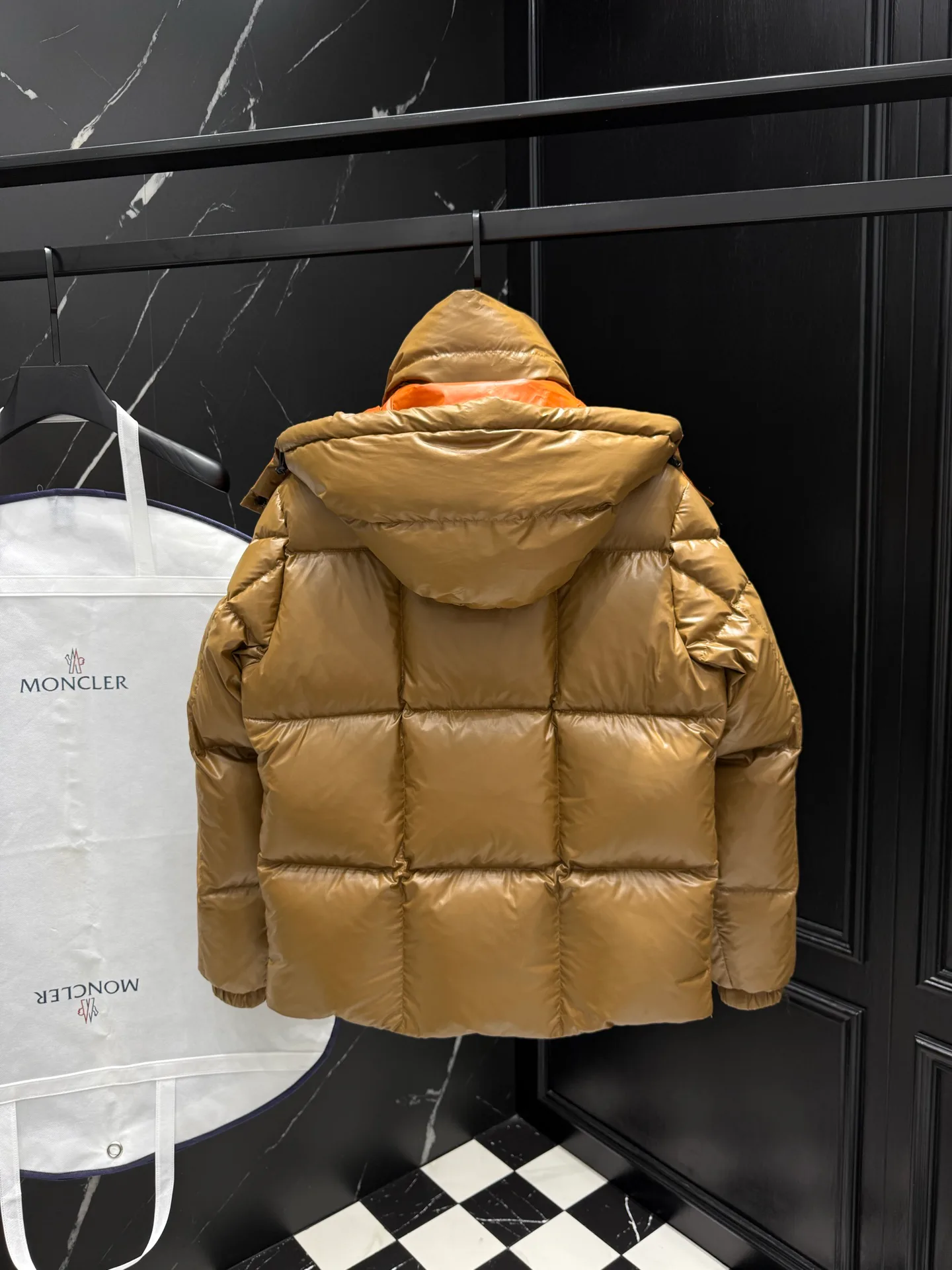 Куртки И Пуховики Мужские Moncler 1004050