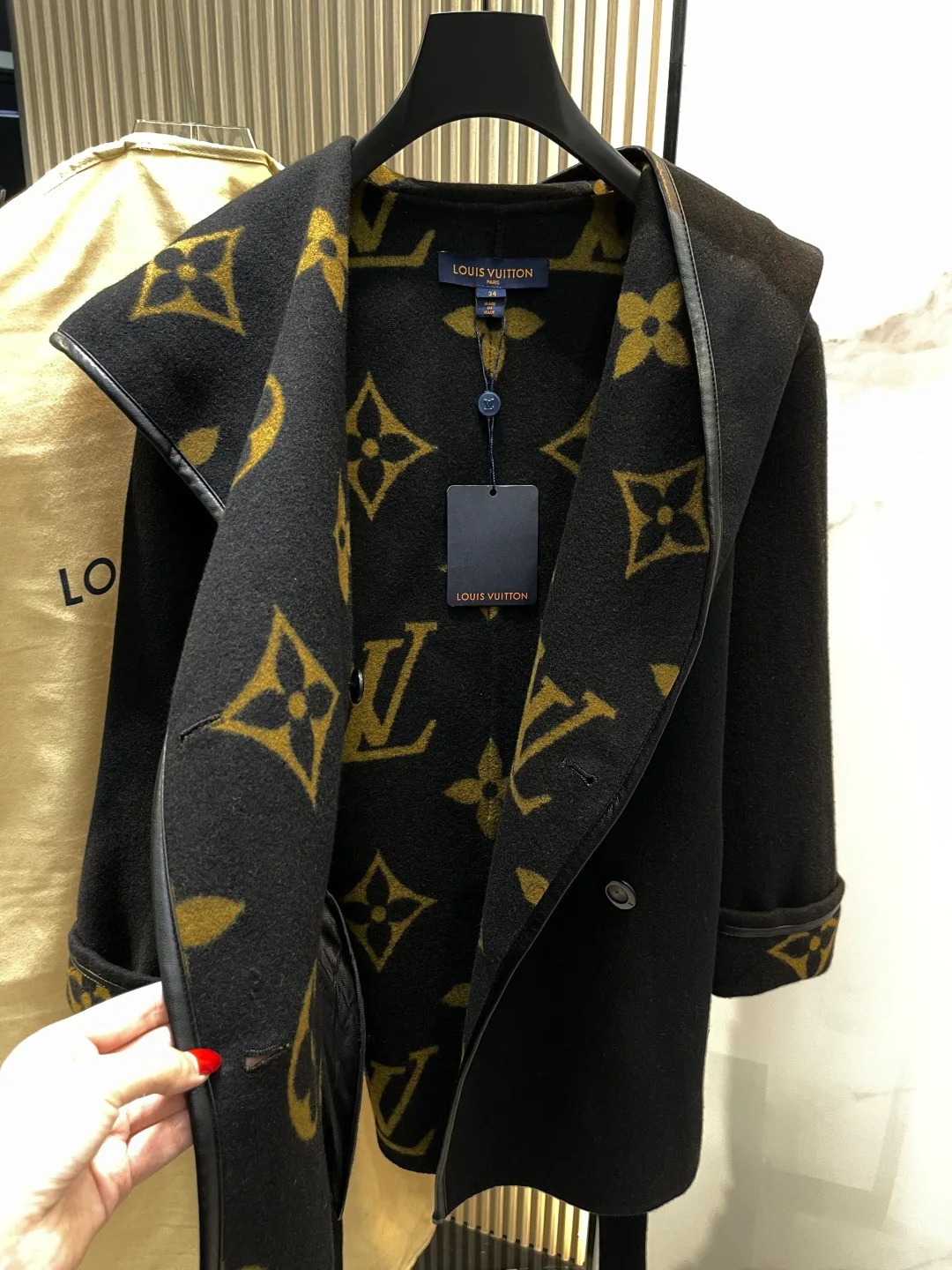 Куртки И Пуховики Женские Louis Vuitton 227382