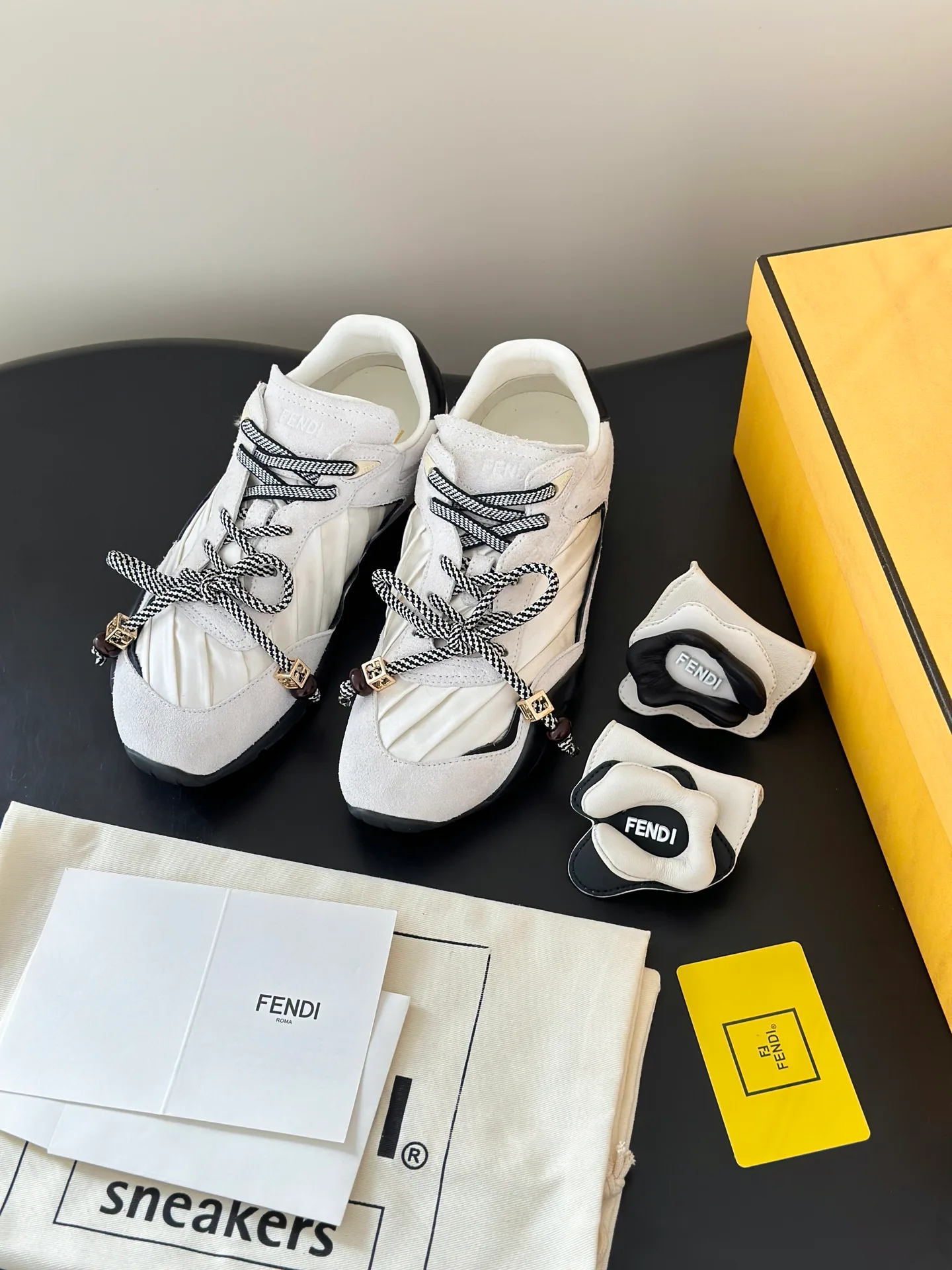 Кроссовки Женские Fendi 11886716