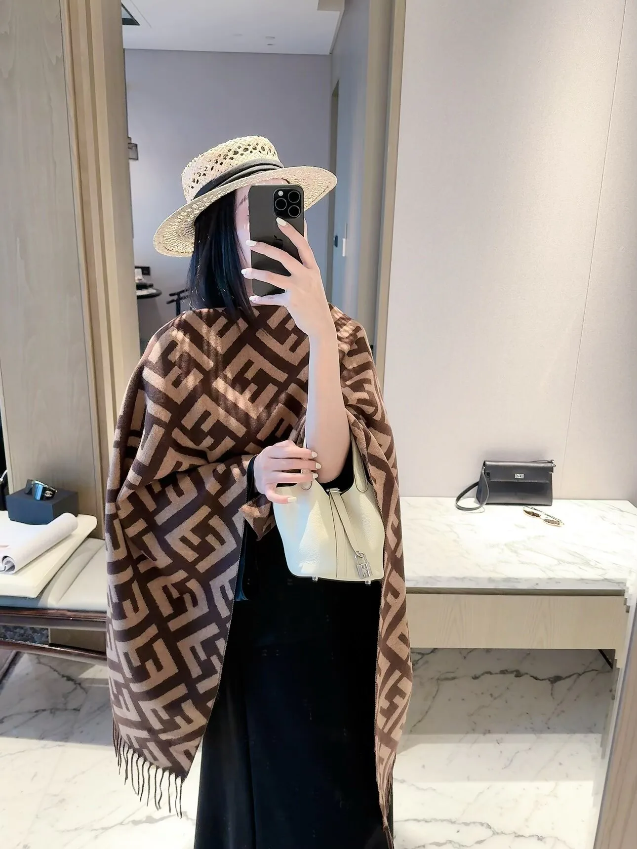 Шарфы Fendi 18322535