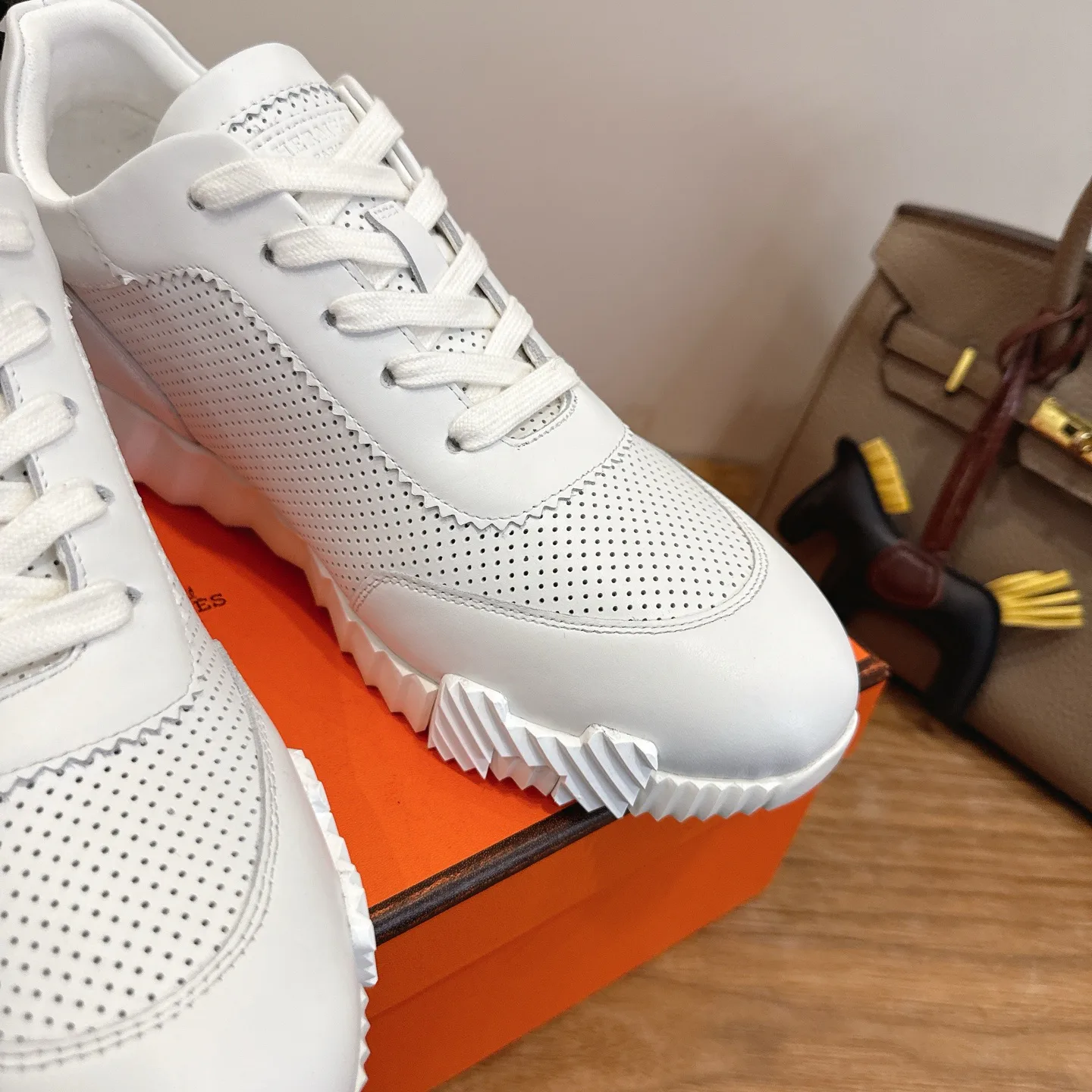 Кроссовки Женские Hermes 11336540