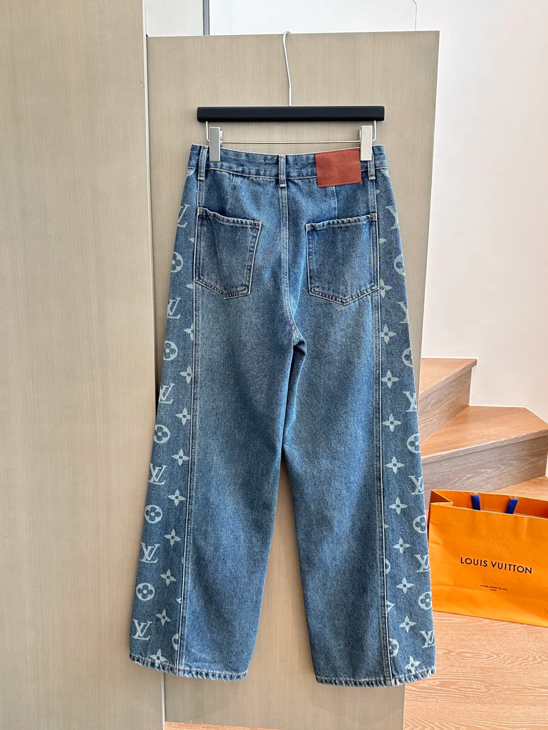 Брюки Женские Louis Vuitton 1896802