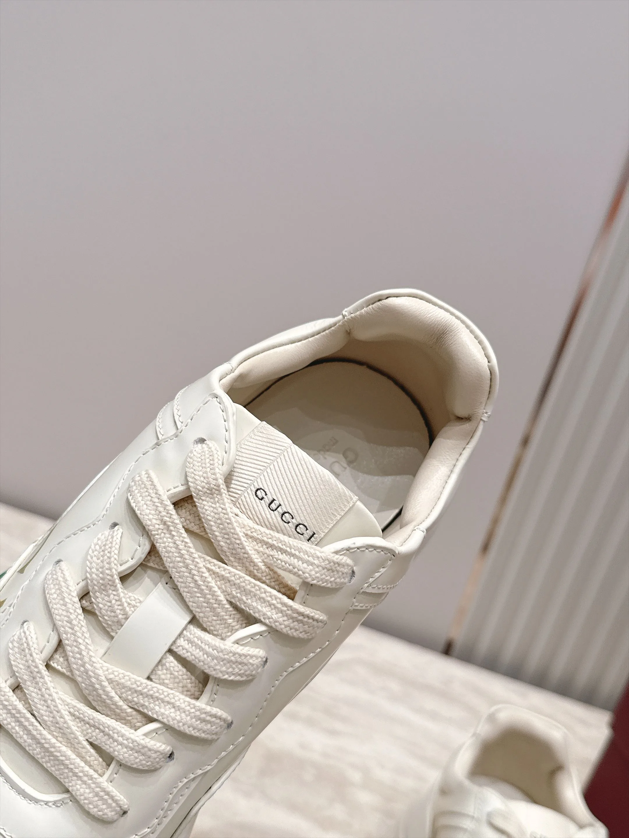 Кроссовки Женские Gucci 18025258