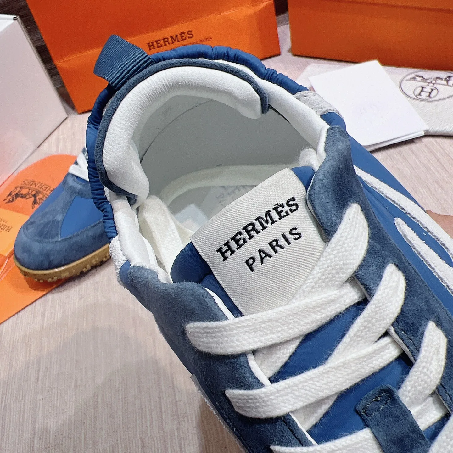 Кроссовки Женские Hermes 17749544