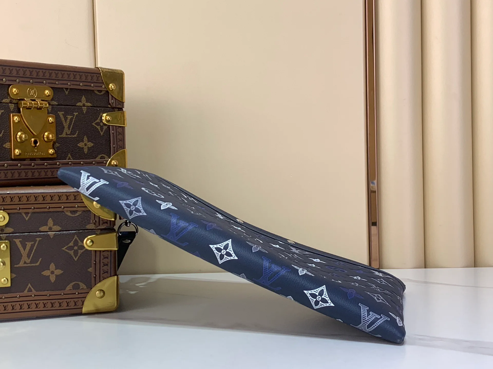 Клатчи Женские Louis Vuitton 14458791