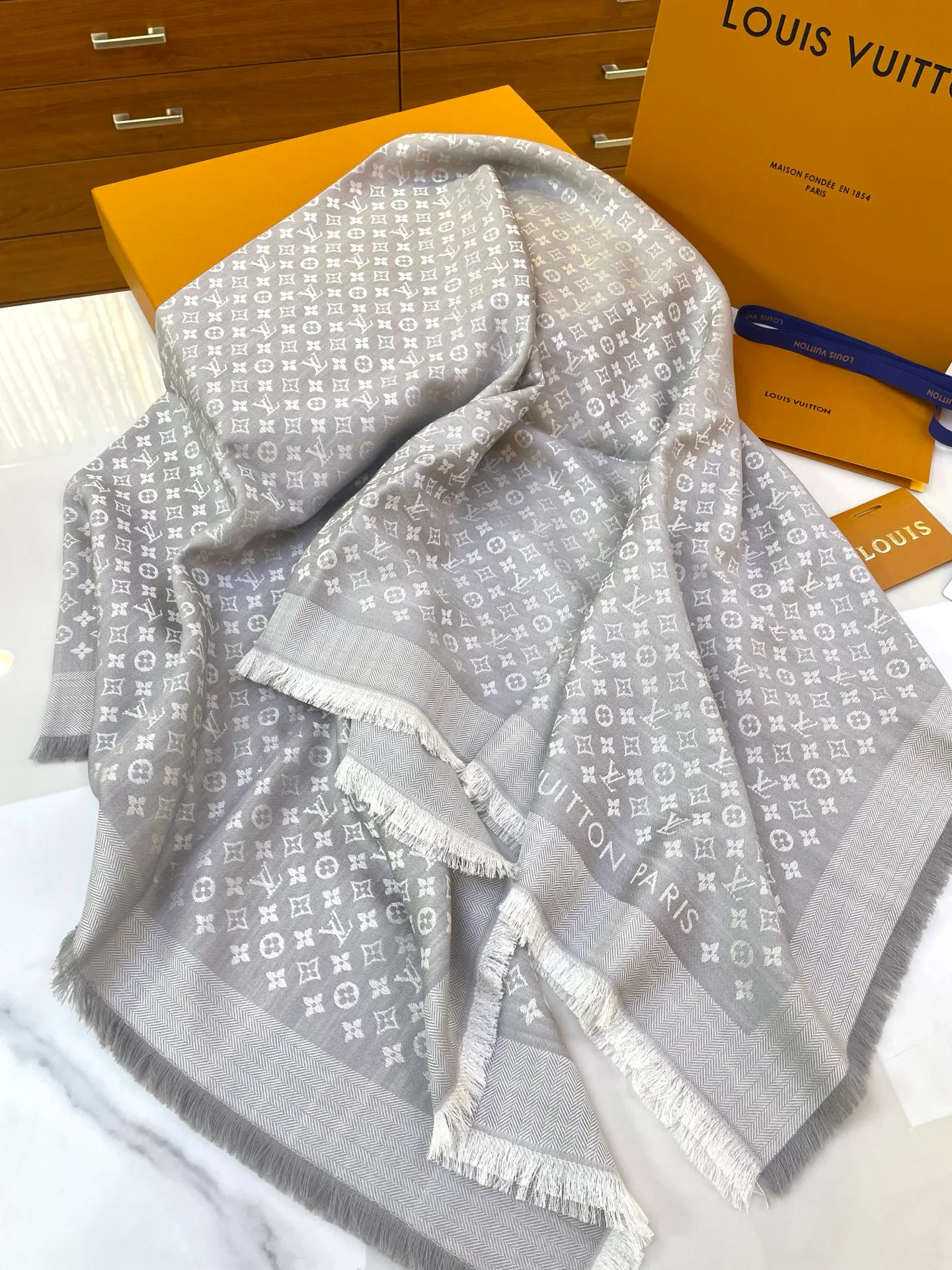 Шарфы Louis Vuitton 104656