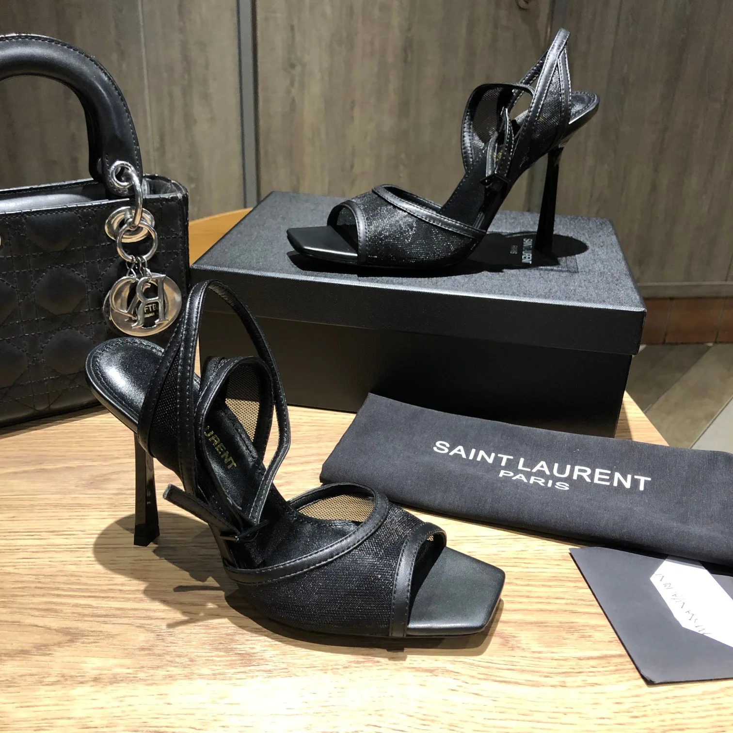 Босоножки Женские Saint Laurent 11220470