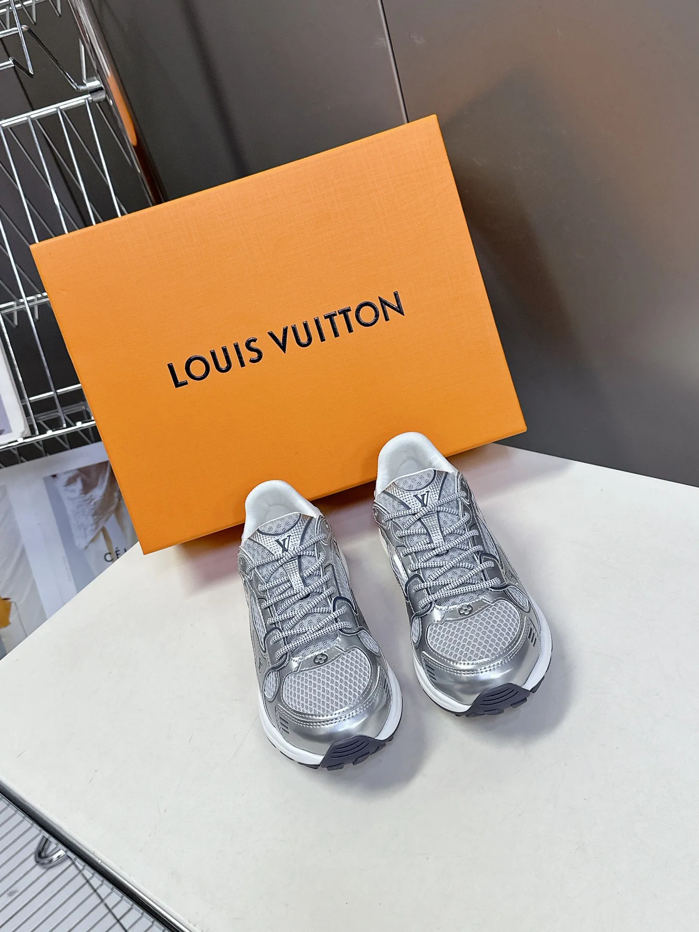 Кроссовки Женские Louis Vuitton 11152714