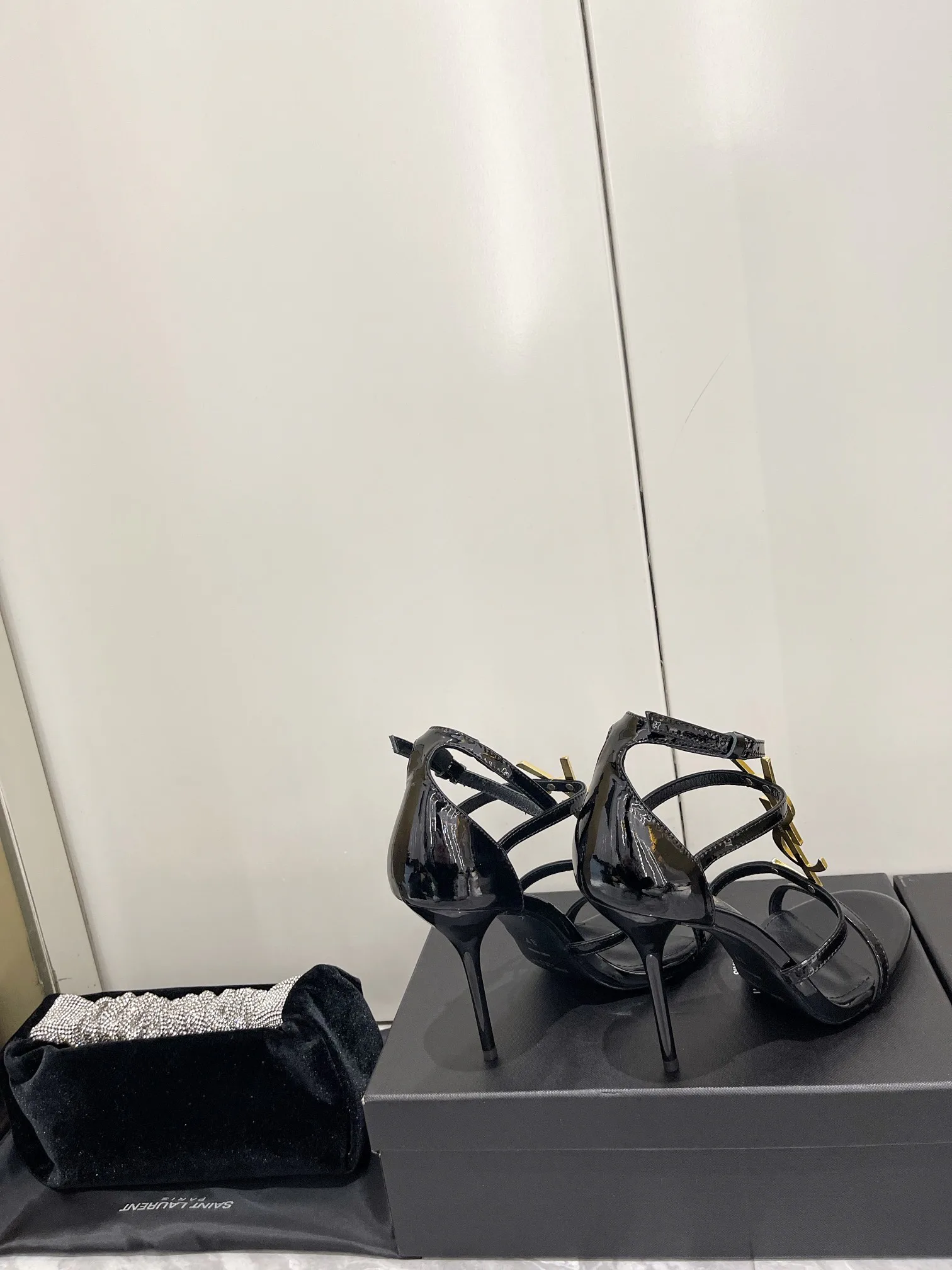 Босоножки Женские Saint Laurent 48797