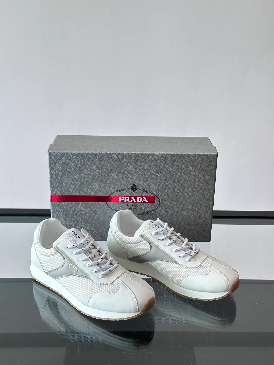 Кроссовки Женские Prada 17349519
