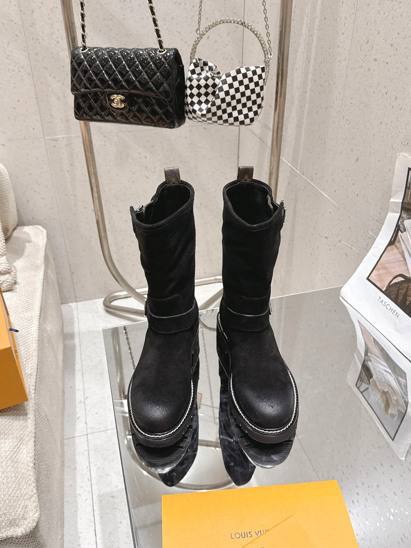 Ботинки Женские Louis Vuitton 19807858