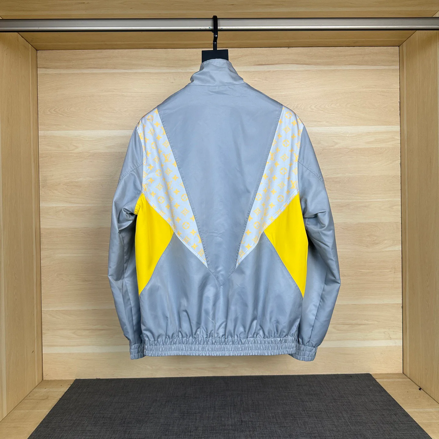 Куртки И Пуховики Мужские Louis Vuitton 13563951