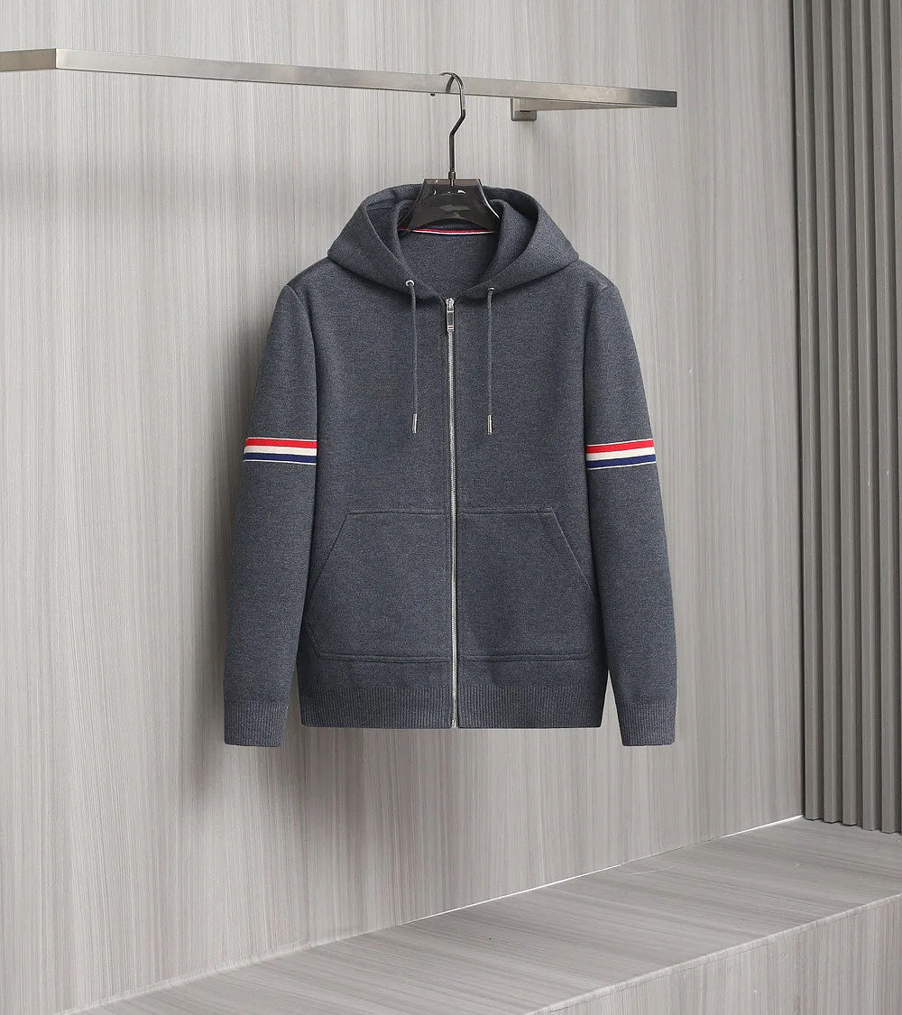 Куртки И Пуховики Мужские Moncler 1501840