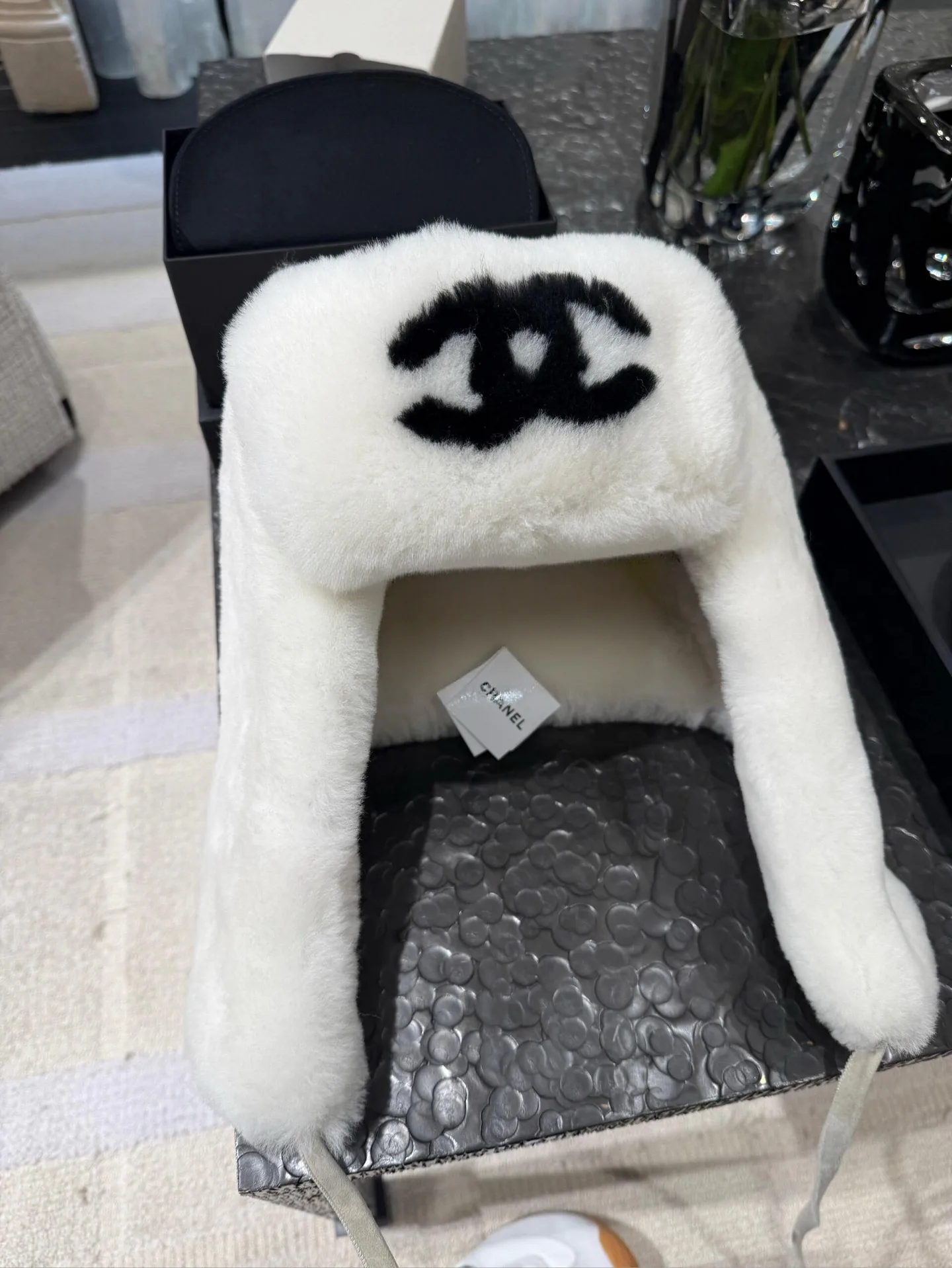 Головные Уборы Chanel 18347937
