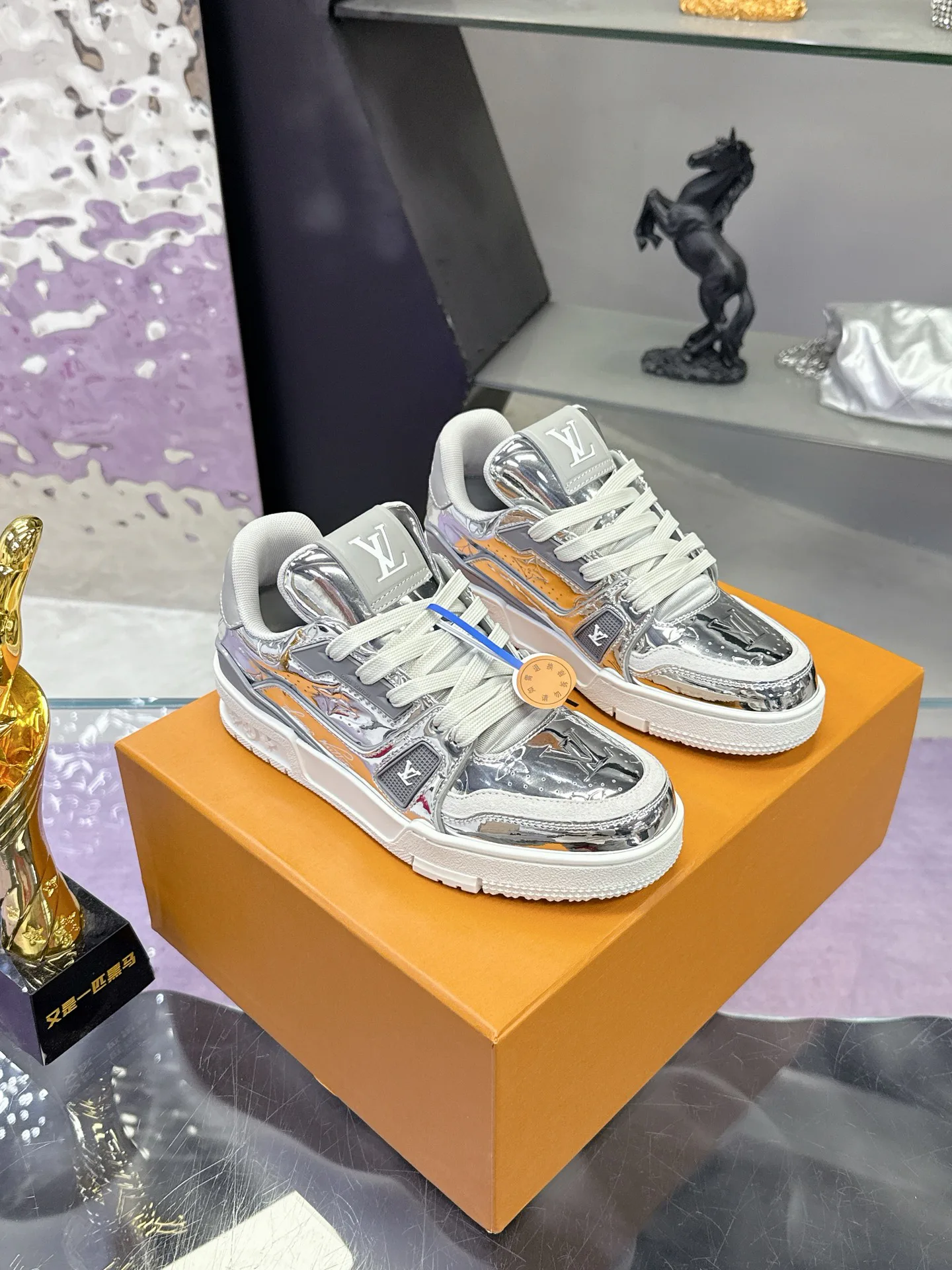 Кроссовки Женские Louis Vuitton 379411