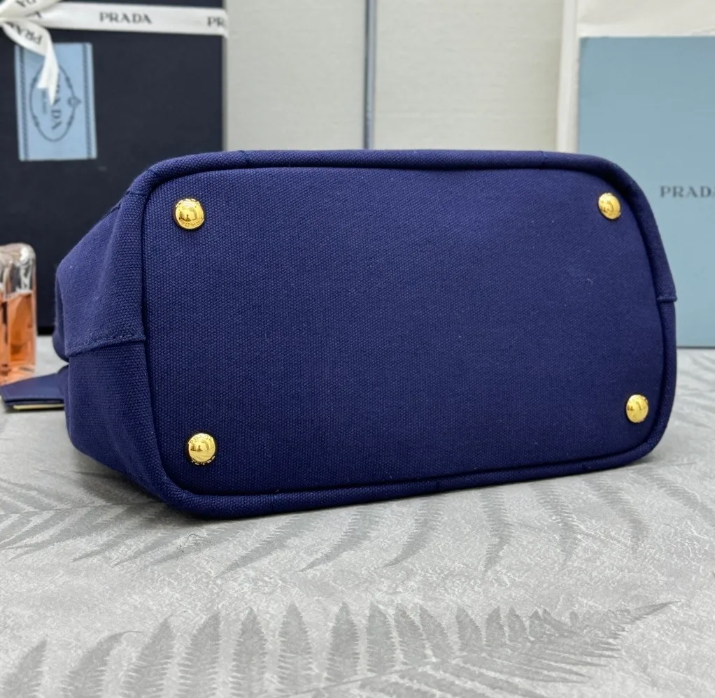 Классические Сумки Женские Prada 11164980