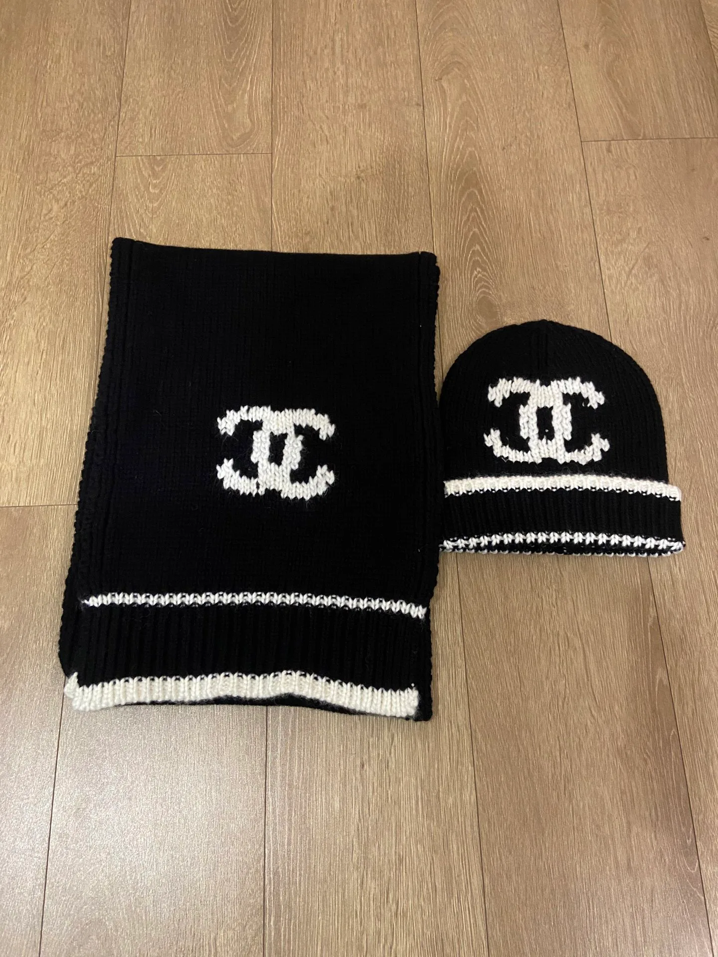 Шарфы Chanel 18088244