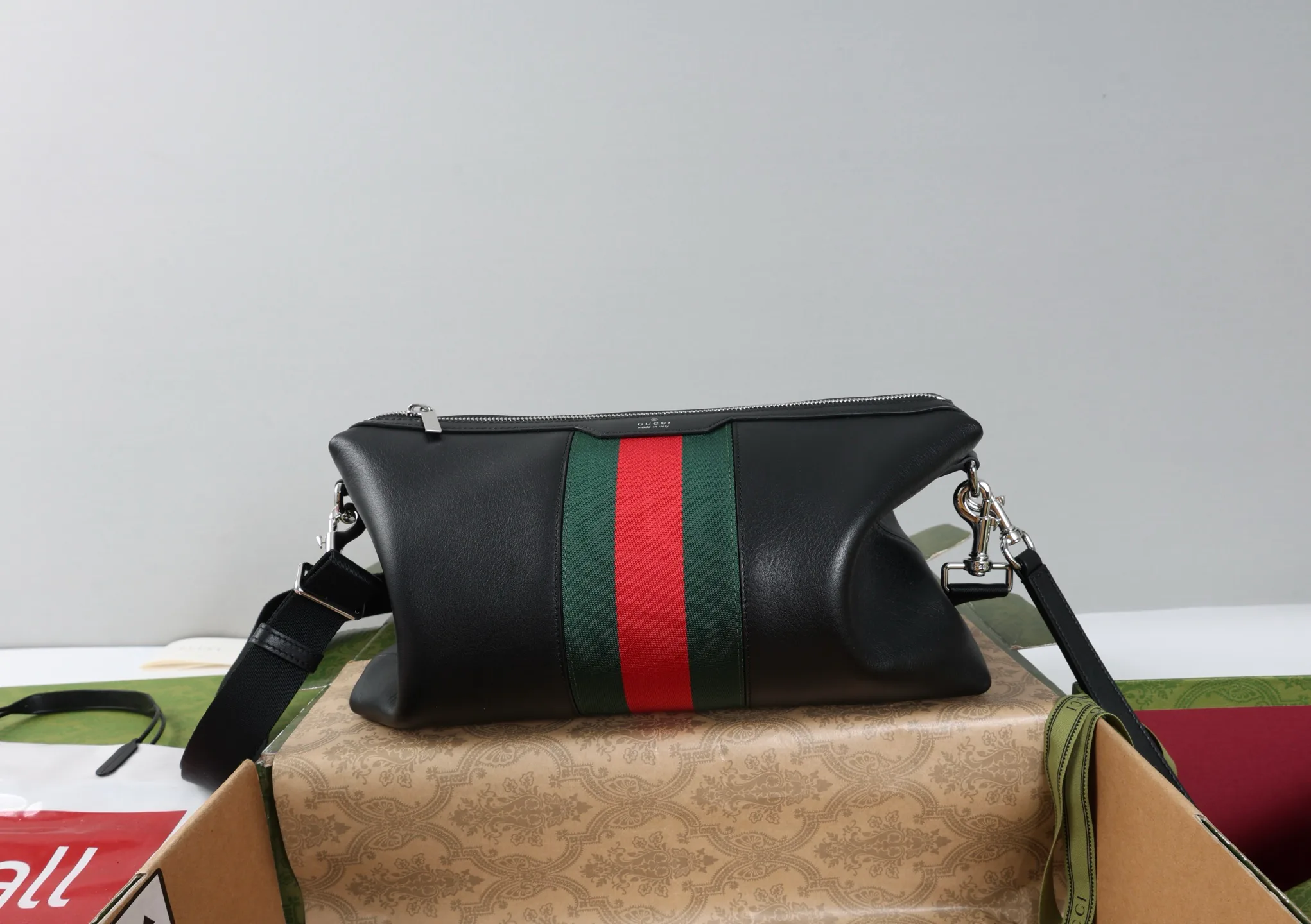 Классические Сумки Женские Gucci 18250594