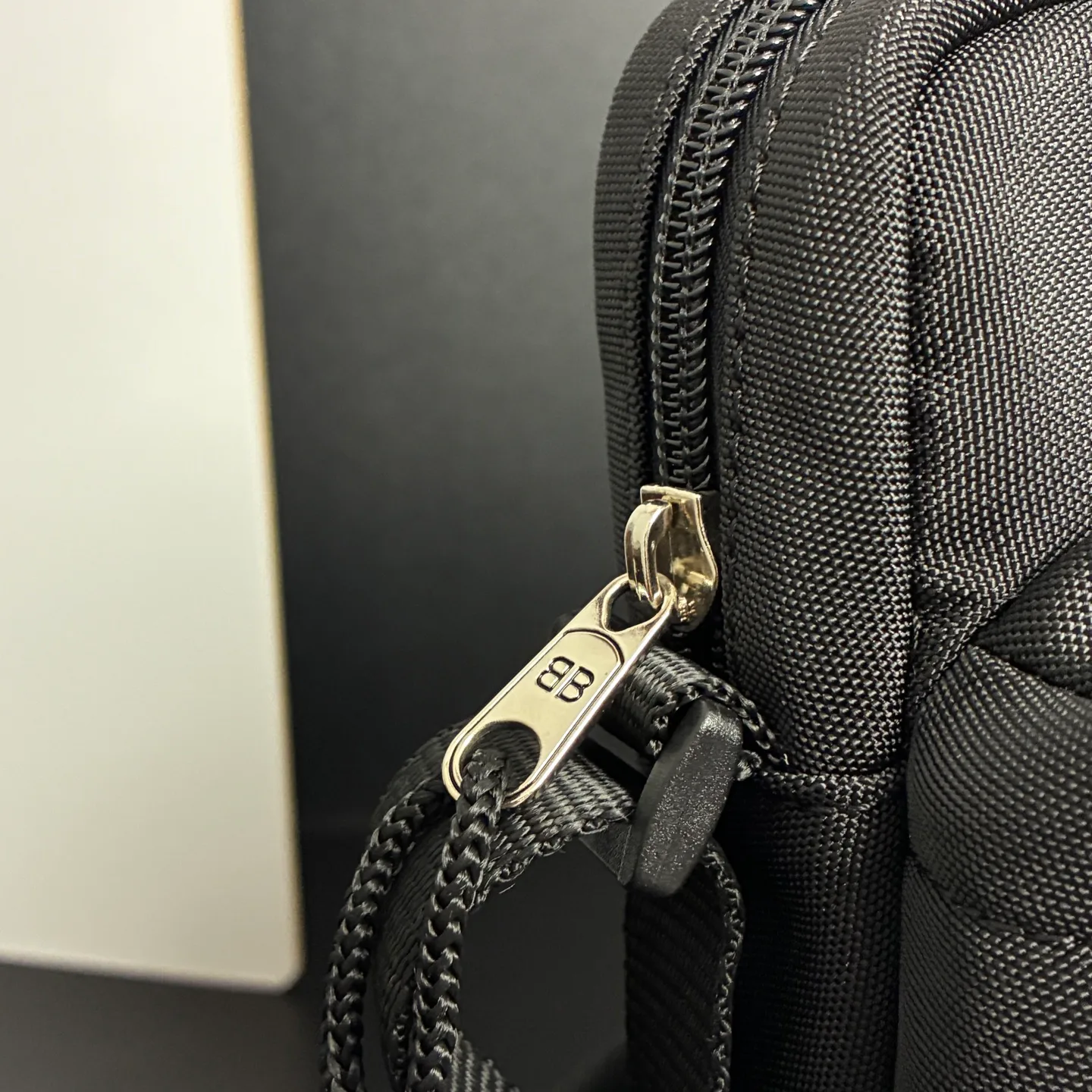 Сумки На Ремне Женские Balenciaga 18136513