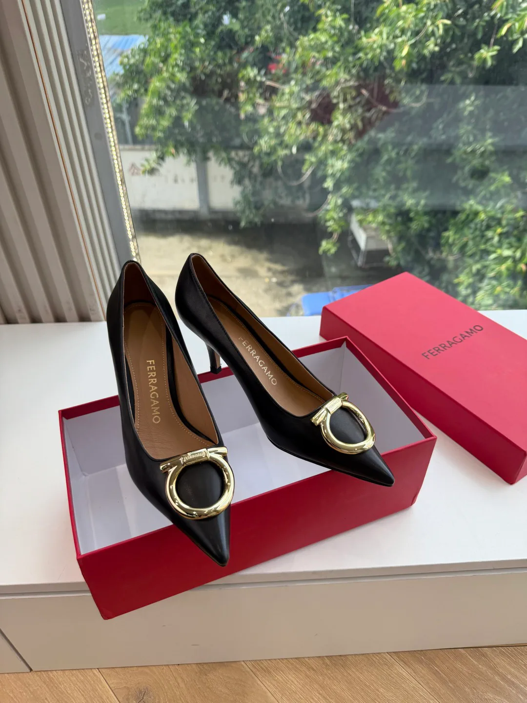 Туфли Женские Salvatore Ferragamo 18154498